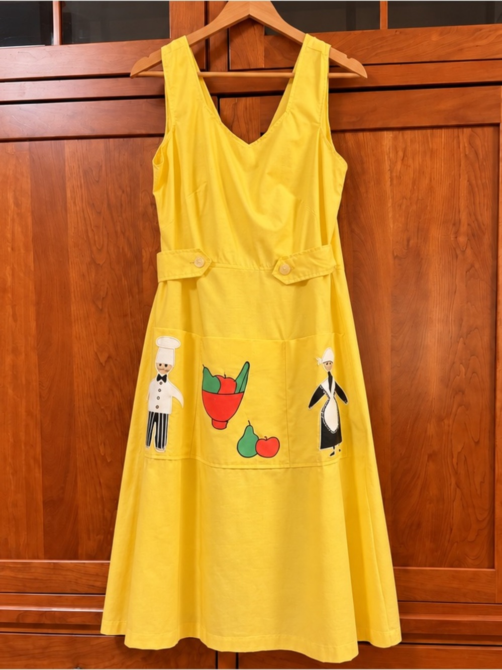 Vintage 1960s Evelyn Pearson Yellow Novelty Loungewear Hosting Apron Dress